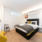 Chic & Cozy Flat In Sw London, Perfect Location!