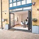 Chic & Cozy Flat In Sw London, Perfect Location!